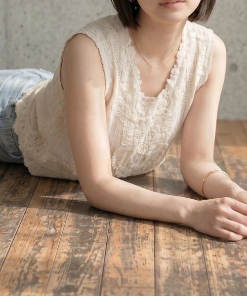 deux amour（ドゥーザムール）の「レースパッチワーククロップドトップス（Tシャツ/カットソー・レディース・ベージュ/ホワイト・FREE）」の8枚目の写真