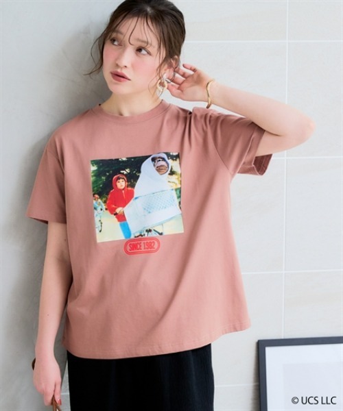 SMILE LAND(スマイルランド)の「<大きいサイズ>【E.T】綿100%ゆるシルエットシネマプリントTシャツ(Tシャツ/カットソー・レディース・ブラウン系/オフホワイト・5L/LL/L/4L/3L)」の7枚目の写真