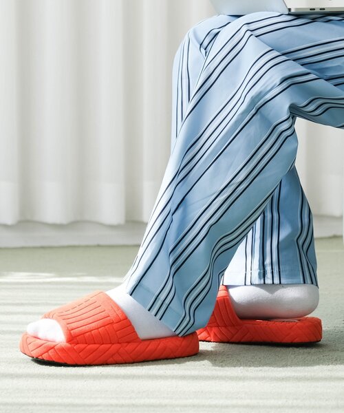 BIRTHDAY BAR(バースデイバー)の「【BANACO バナコ】VIVID TERRY ROOM SLIPPER M(ルームシューズ/スリッパ・レディース・ブラック/オレンジ/ブルー・0)」の3枚目の写真