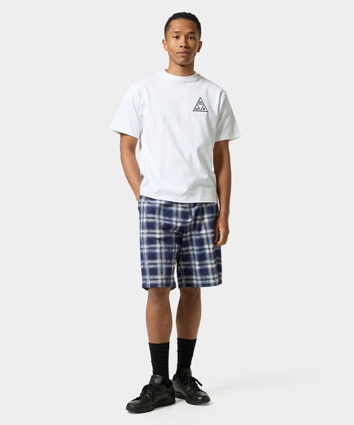 HUF(ハフ)の「TRIPLE TRIANGLE TEE(Tシャツ/カットソー・メンズ・ブラック/ホワイト・S/M/L/XL/XXL)」の6枚目の写真
