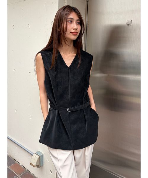 Henon.(ヘノン)の「フェイクスエードトップス(Tシャツ/カットソー・レディース・ボルドー/ブラック・F)」の2枚目の写真
