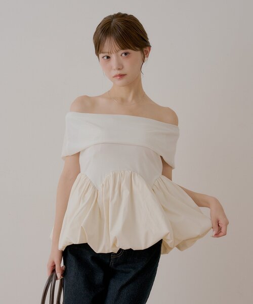 Chico(チコ)の「【SALON by Chico】前後2way / オフショルバルーンペプラムベロアトップス(Tシャツ/カットソー・レディース・ベージュ/ブラック/ホワイト・FREE)」の14枚目の写真