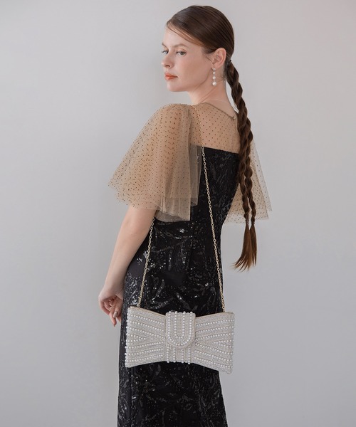 Leja(レジャ)の「【LEJA】パールビジューリボンフラップ2WAYクラッチバッグ結婚式 パーティー 成人式 二次会 同窓会 お呼ばれ オケージョン 20代 30代(ハンドバッグ・レディース・ホワイト・FREE)」の4枚目の写真
