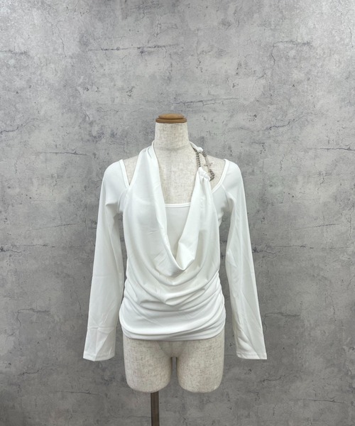 Sibra（シブラ）の「【クロスチャーム付き】ドレープホルターネックレイヤード風長袖トップス（Tシャツ/カットソー・レディース・ホワイト・M）」の14枚目の写真