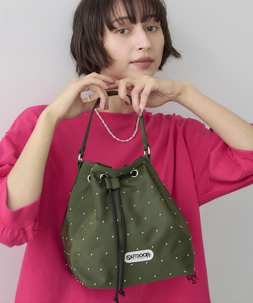 Dessin(デッサン)の「◆【OUTDOORPRODUCTS別注】スタッズ巾着バッグ(ショルダーバッグ・レディース・カーキ/ブラック・00)」の2枚目の写真