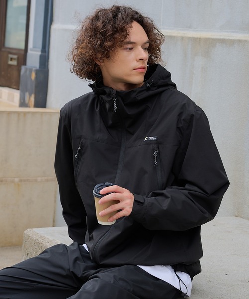 ragged mountain(ラギットマウンテン)の「【RAGGED MOUNTAIN/ラギットマウンテン】【撥水・防風・ストレッチ性を兼ね備えた高機能パーカー】CHESHIRE マウンテンパーカー 耐水10,000mm STORMRESISTANCE 高機能生地 オーバーサイズ タウンユース アウトドア ユニセックス(マウンテンパーカー・メンズ・ホワイト/ブラック/グリーン・MEDIUM/X-LARGE/LARGE)」の7枚目の写真