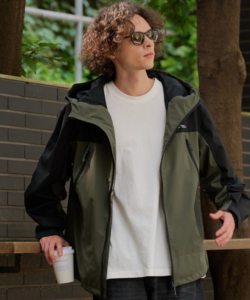 ragged mountain(ラギットマウンテン)の「【RAGGED MOUNTAIN/ラギットマウンテン】【撥水・防風・ストレッチ性を兼ね備えた高機能パーカー】CHESHIRE マウンテンパーカー 耐水10,000mm STORMRESISTANCE 高機能生地 オーバーサイズ タウンユース アウトドア ユニセックス(マウンテンパーカー・メンズ・ホワイト/ブラック/グリーン・MEDIUM/X-LARGE/LARGE)」の17枚目の写真