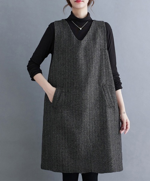 ReRe（リリ）の「ヘリンボーン柄Vネックジャンパースカート（ジャンパースカート・レディース・ダークグレー・MEDIUM/X-LARGE/LARGE）」の7枚目の写真
