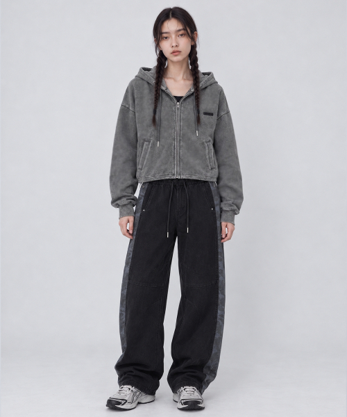 CREAM SODA LAB（クリームソーダラボ）の「PIGMENT レザー ニキビパッチ クロップドフーディ ジップアップ チャコール（パーカー・レディース・その他・LARGE/MEDIUM）」の2枚目の写真