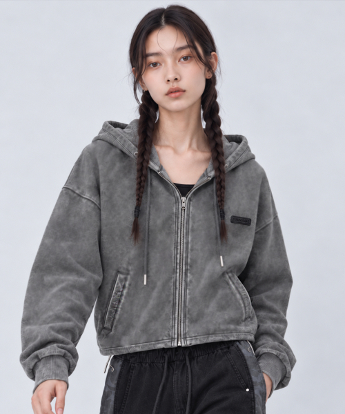 CREAM SODA LAB（クリームソーダラボ）の「PIGMENT レザー ニキビパッチ クロップドフーディ ジップアップ チャコール（パーカー・レディース・その他・LARGE/MEDIUM）」の6枚目の写真