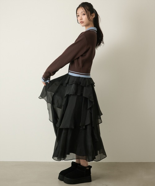 AND COUTURE(アンドクチュール)の「ラッフルフリルティアードスカート(スカート・レディース・ブラック/グレー/アイボリー・MEDIUM/SMALL)」の6枚目の写真