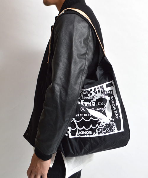 SURF/BRAND（サーフブランド）の「SURF BRAND/サーフブランド SHORE SACK (JULY NINE)（ショルダーバッグ・メンズ・ネイビー/ブラック/ホワイト・ONE SIZE）」の2枚目の写真