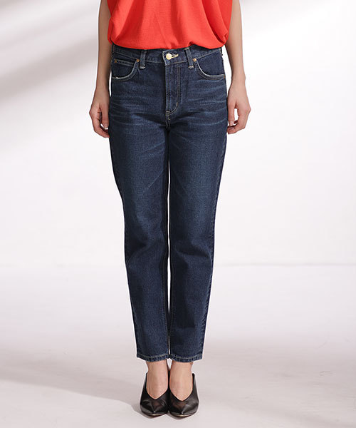 Lee（リー）の「Lee×安西こずえ/別注スリムテーパードパンツUSED（デニムパンツ・レディース・インディゴブルー/ライトインディゴブルー・X-SMALL/SMALL/MEDIUM）」の6枚目の写真