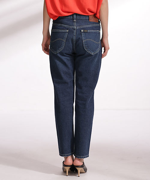 Lee（リー）の「Lee×安西こずえ/別注スリムテーパードパンツUSED（デニムパンツ・レディース・インディゴブルー/ライトインディゴブルー・X-SMALL/SMALL/MEDIUM）」の9枚目の写真