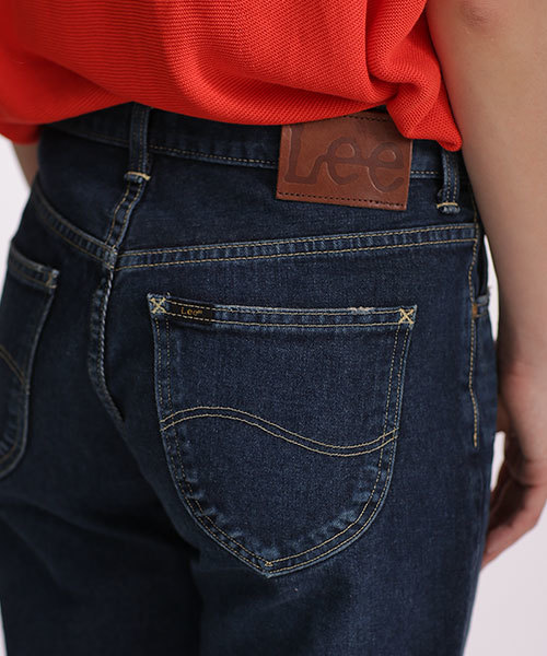 Lee（リー）の「Lee×安西こずえ/別注スリムテーパードパンツUSED（デニムパンツ・レディース・インディゴブルー/ライトインディゴブルー・X-SMALL/SMALL/MEDIUM）」の11枚目の写真