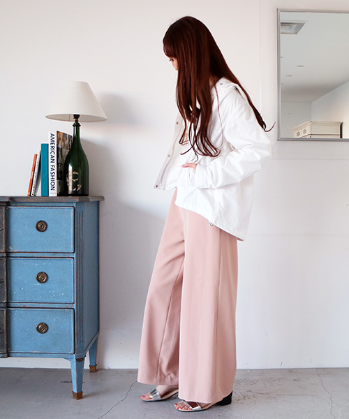 N.（N. Natural Beauty Basic）（エヌエヌナチュラルビューティーベーシック）の「マウンテンパーカー（ブルゾン・レディース・ベージュ/ネイビー/ホワイト・MEDIUM）」の5枚目の写真