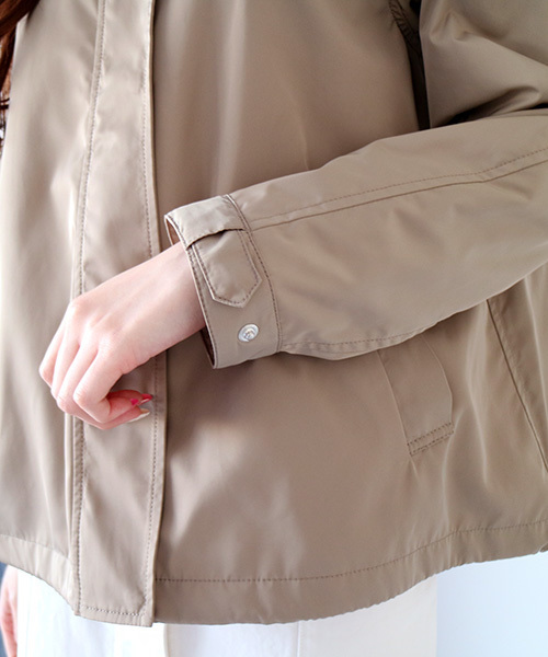 N.（N. Natural Beauty Basic）（エヌエヌナチュラルビューティーベーシック）の「マウンテンパーカー（ブルゾン・レディース・ベージュ/ネイビー/ホワイト・MEDIUM）」の9枚目の写真