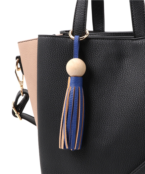 SESTO（セスト）の「タッセル付き2WAYショルダーバッグ（ショルダーバッグ・レディース・アイボリー/ブラック/ライトグレー・FREE）」の6枚目の写真