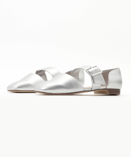 CHARLES & KEITH（チャールズ & キース）の「バックルドルセーフラット / BUCKLED D'ORSAY FLATS（パンプス・レディース・ブルーグリーン/シルバー/ブラック・24.5cm/24cm/22.5cm/23.5cm/23cm）」の3枚目の写真