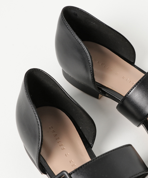 CHARLES & KEITH（チャールズ & キース）の「バックルドルセーフラット / BUCKLED D'ORSAY FLATS（パンプス・レディース・ブルーグリーン/シルバー/ブラック・24.5cm/24cm/22.5cm/23.5cm/23cm）」の9枚目の写真