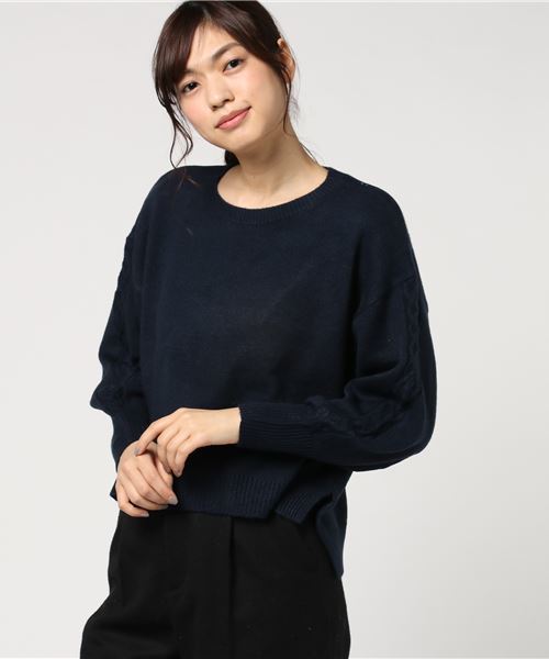 earth music&ecology（アースミュージックアンドエコロジー）の「・袖ケーブルニットプルオーバー（ニット/セーター・レディース・アイボリー/ライトグレー/スモークピンク/ネイビー・FREE）」の3枚目の写真