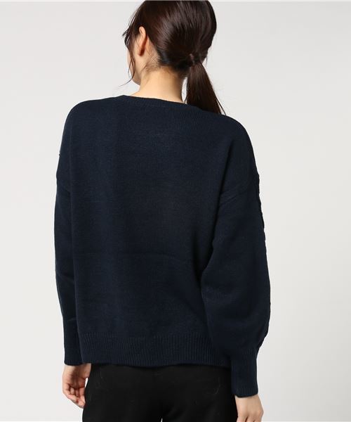 earth music&ecology（アースミュージックアンドエコロジー）の「・袖ケーブルニットプルオーバー（ニット/セーター・レディース・アイボリー/ライトグレー/スモークピンク/ネイビー・FREE）」の6枚目の写真