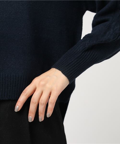 earth music&ecology（アースミュージックアンドエコロジー）の「・袖ケーブルニットプルオーバー（ニット/セーター・レディース・アイボリー/ライトグレー/スモークピンク/ネイビー・FREE）」の8枚目の写真