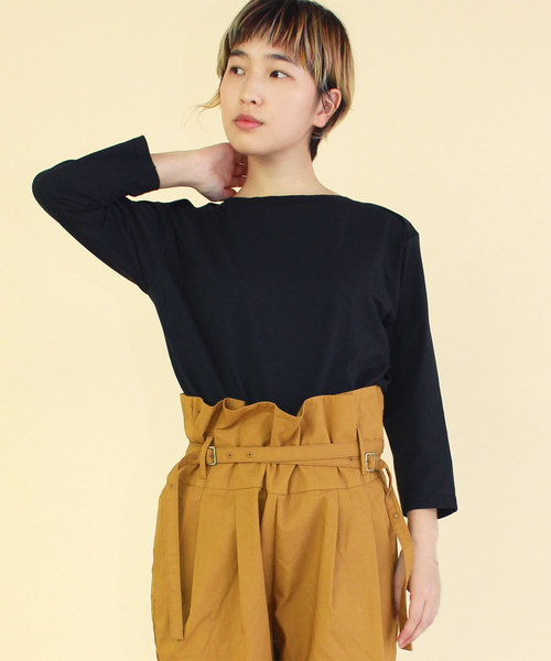 RNA-N（アールエヌエーエヌ）の「M0869 プレーティングボートネックTシャツ（Tシャツ/カットソー・レディース・ライトグレー/ブラック/ライトブラウン/スモークピンク・MEDIUM）」の2枚目の写真