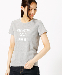 発色カラーのシンプルロゴTシャツ