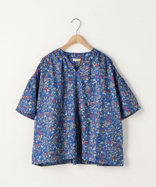 coen（コーエン）の「コットンサテン小花柄ブラウス(フラワープリントブラウス)（シャツ/ブラウス・レディース・ネイビー/レッド・FREE）」の2枚目の写真