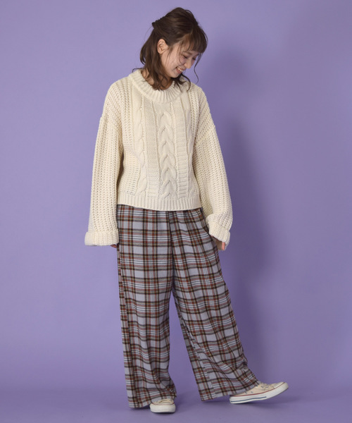 w closet（ダブルクローゼット）の「ケーブルビッグ袖プルオーバー_（ニット/セーター・レディース・ホワイト/モカ/キャメル・FREE）」の4枚目の写真