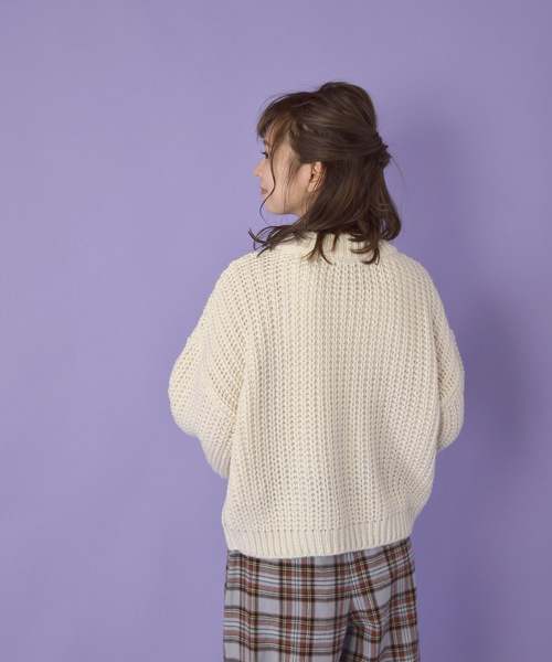 w closet（ダブルクローゼット）の「ケーブルビッグ袖プルオーバー_（ニット/セーター・レディース・ホワイト/モカ/キャメル・FREE）」の6枚目の写真