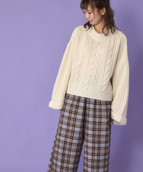 w closet（ダブルクローゼット）の「ケーブルビッグ袖プルオーバー_（ニット/セーター・レディース・ホワイト/モカ/キャメル・FREE）」の8枚目の写真