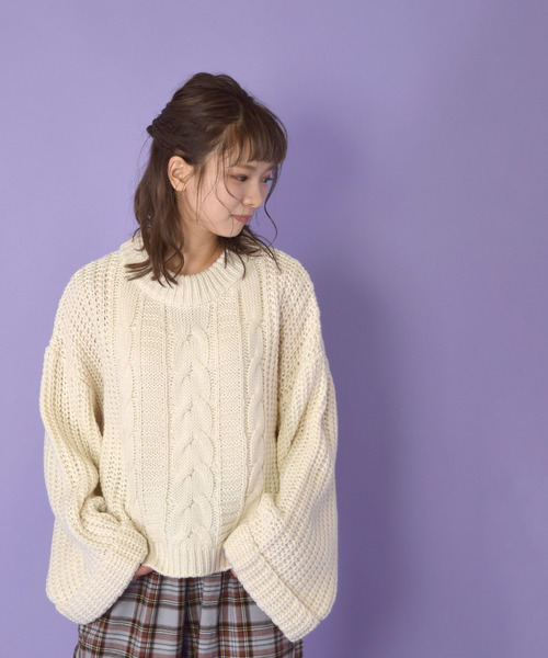 w closet（ダブルクローゼット）の「ケーブルビッグ袖プルオーバー_（ニット/セーター・レディース・ホワイト/モカ/キャメル・FREE）」の10枚目の写真