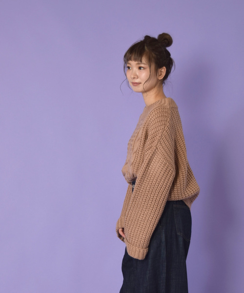 w closet（ダブルクローゼット）の「ケーブルビッグ袖プルオーバー_（ニット/セーター・レディース・ホワイト/モカ/キャメル・FREE）」の12枚目の写真