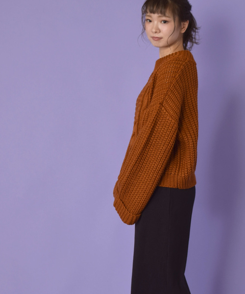 w closet（ダブルクローゼット）の「ケーブルビッグ袖プルオーバー_（ニット/セーター・レディース・ホワイト/モカ/キャメル・FREE）」の18枚目の写真