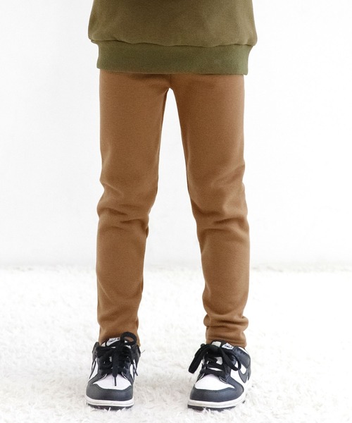 Bee des Bee（ビーデスビー）の「裏起毛 無地レギンスパンツ（レギンス/スパッツ・キッズ・カーキ/ラベンダー/ブルーグレー/グレー/ワイン/チャコール/ブラック/ネイビー/ライトピンク/ダークグリーン/アイボリー/マスタード/ミント/サンドベージュ/ライトブルー/パープル系その他/テラコッタ/ベビーピンク/ライトブラック/グレイッシュベージュ/ダークブラウン/ネイビー系/パープル系その他2/ブラウン/ベージュ/ライトグレー/セージグリーン/ピンク系その他/ピンク/グリーン系その他/チャコールアッシュ/ホワイト/パープル系その他4/パープル系その他3/ネイビー系1/ブルー/チャコールグレー/ピンク系その他2/イエロー/カーキブラウン/ピンク系その他3/グリーン/ベージュ系その他/ピンク系/モカ/グリーン系/ブルー系/杢グレー/アッシュグレー/ピンク系1/ブルー系1/ライトパープル・120cm/90cm/110cm/130cm/100cm/140cm/150cm）」の14枚目の写真