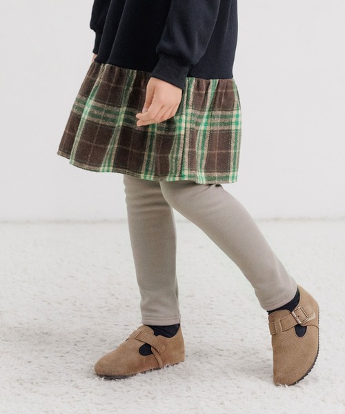 Bee des Bee（ビーデスビー）の「裏起毛 無地レギンスパンツ（レギンス/スパッツ・キッズ・カーキ/ラベンダー/ブルーグレー/グレー/ワイン/チャコール/ブラック/ネイビー/ライトピンク/ダークグリーン/アイボリー/マスタード/ミント/サンドベージュ/ライトブルー/パープル系その他/テラコッタ/ベビーピンク/ライトブラック/グレイッシュベージュ/ダークブラウン/ネイビー系/パープル系その他2/ブラウン/ベージュ/ライトグレー/セージグリーン/ピンク系その他/ピンク/グリーン系その他/チャコールアッシュ/ホワイト/パープル系その他4/パープル系その他3/ネイビー系1/ブルー/チャコールグレー/ピンク系その他2/イエロー/カーキブラウン/ピンク系その他3/グリーン/ベージュ系その他/ピンク系/モカ/グリーン系/ブルー系/杢グレー/アッシュグレー/ピンク系1/ブルー系1/ライトパープル・120cm/90cm/110cm/130cm/100cm/140cm/150cm）」の21枚目の写真