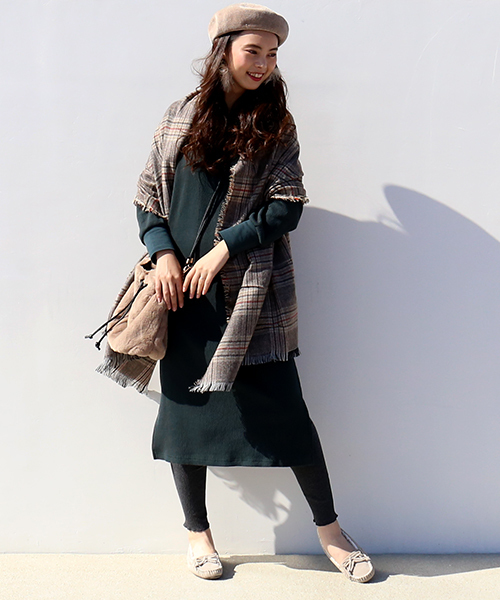 n'ee-ne(ネーネ)の「リブワンピース(ワンピース・レディース・ブラック/グリーン/スミクロ/キャメル/杢グレー/ピンクベージュ/ライトグレー・FREE)」の8枚目の写真