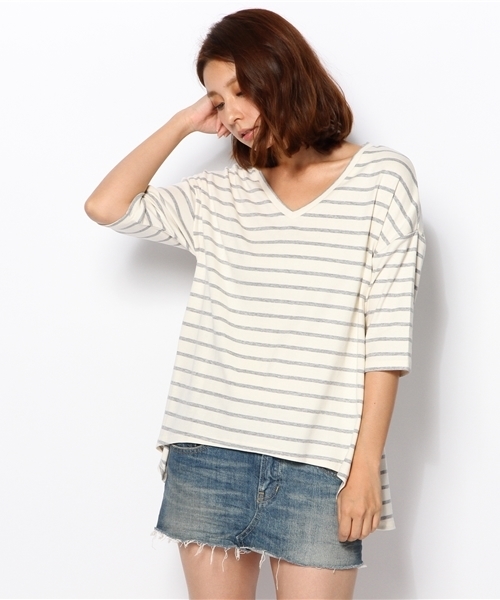 laule'a sunny side store(ラウレアサニーサイドストア)の「VネックイレギュラーヘムボーダーTee(Tシャツ/カットソー・レディース・ブルー/杢グレー/ネイビー/グレー・FREE)」の2枚目の写真