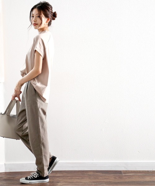 classicalelf(クラシカルエルフ)の「大人のリラクシー感。コットンのタック入りテーパードパンツ(スラックス・レディース・ブラック/ベージュ/カーキ/アイボリー・SMALL/MEDIUM/LARGE/X-LARGE/XX-LARGE)」の14枚目の写真