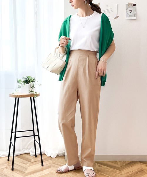 classicalelf(クラシカルエルフ)の「大人のリラクシー感。コットンのタック入りテーパードパンツ(スラックス・レディース・ブラック/ベージュ/カーキ/アイボリー・SMALL/MEDIUM/LARGE/X-LARGE/XX-LARGE)」の20枚目の写真