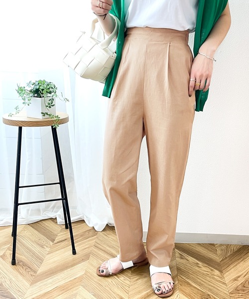 classicalelf(クラシカルエルフ)の「大人のリラクシー感。コットンのタック入りテーパードパンツ(スラックス・レディース・ブラック/ベージュ/カーキ/アイボリー・SMALL/MEDIUM/LARGE/X-LARGE/XX-LARGE)」の8枚目の写真