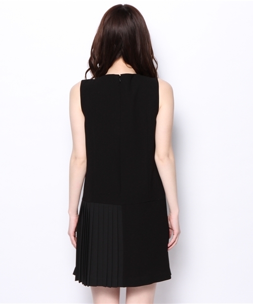 GRACE CONTINENTAL（グレースコンチネンタル）の「ビジュープリーツワンピース（ワンピース・レディース・ブルー/ブラック/ベージュ・38/36/34）」の7枚目の写真