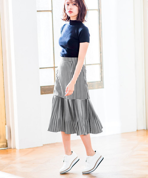 KOBE LETTUCE（コウベレタス）の「裾切り替えミモレ丈プリーツスカート（スカート・レディース・ブラック/オフホワイト/ブラック系その他・FREE）」の6枚目の写真