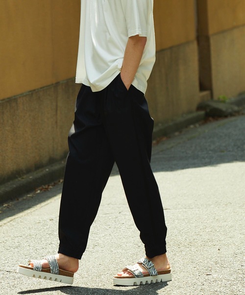 MAISON SPECIAL（メゾンスペシャル）の「テックデニムスソリブパンツ【MAISON SPECIAL/メゾンスペシャル】（デニムパンツ・メンズ・ブラック/ネイビー・44/46/48）」の2枚目の写真