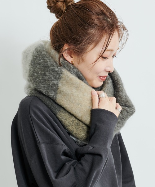 DouDou（ドゥドゥ）の「BIGフリンジチェックストール（ストール/ショール・レディース・ブラック/ベージュ/ライトベージュ/グレー・FREE）」の3枚目の写真