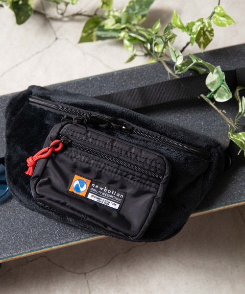 WEGO（ウィゴー）の「∴WEGO/newhattan別注ファーコンビボディバッグ（ボディバッグ/ウエストポーチ・メンズ・ブラック/マルチ・FREE）」の2枚目の写真