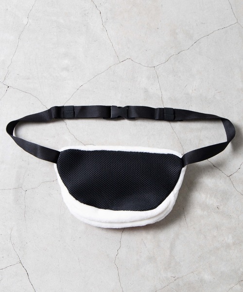 WEGO（ウィゴー）の「∴WEGO/newhattan別注ファーコンビボディバッグ（ボディバッグ/ウエストポーチ・メンズ・ブラック/マルチ・FREE）」の12枚目の写真