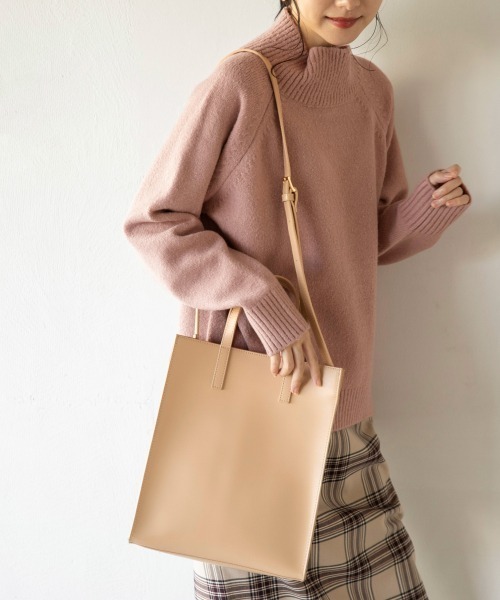 LOWRYS FARM(ローリーズファーム)の「スクエアショルダーBAG 864933(ショルダーバッグ・レディース・ブラック/ベージュ/ブラウン・FREE)」の3枚目の写真